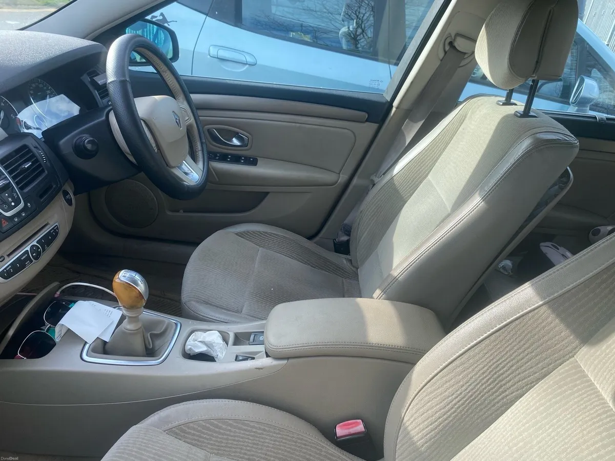 Renault Laguna with NCT October 26 - Image 4