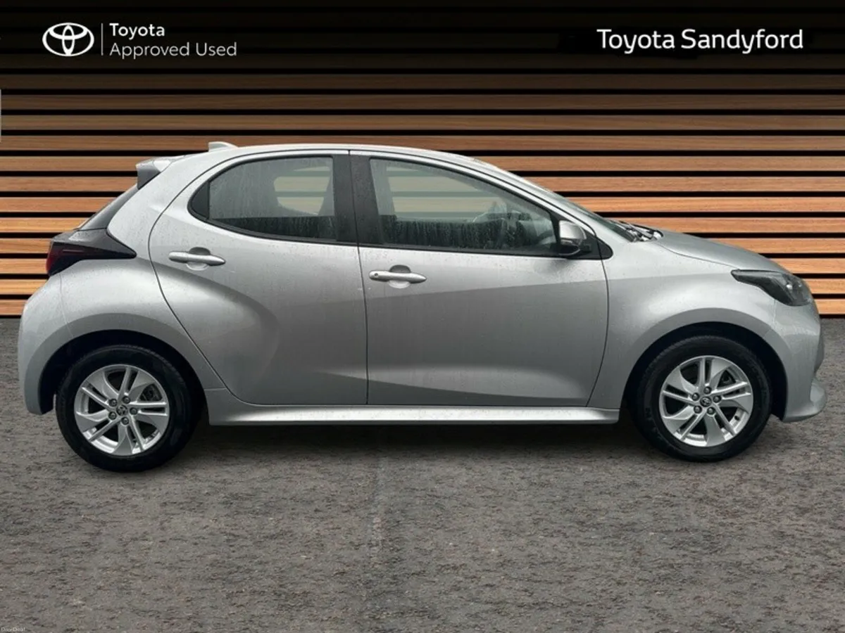 Toyota Yaris HYBRID LUNA // REAR CAMERA // TOYOTA - Image 3