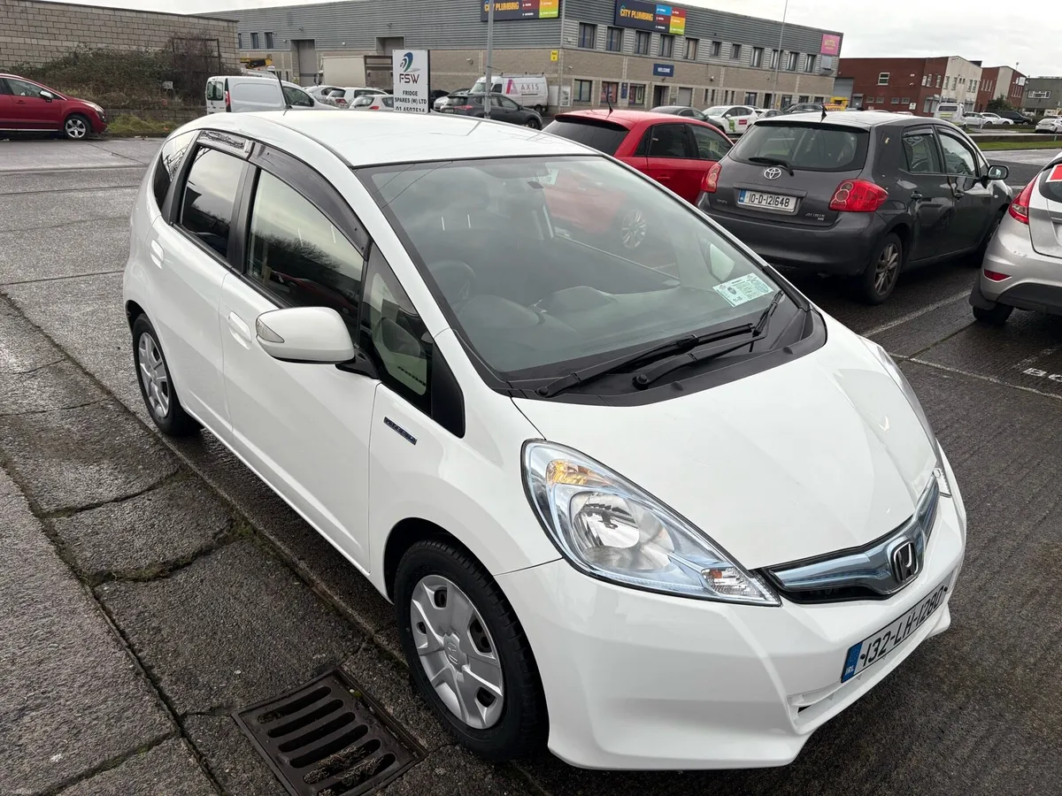 Honda Fit hybrid automatic - Image 1