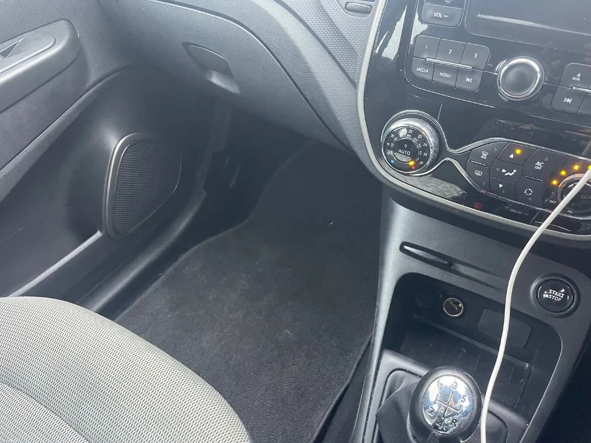 *DIESEL* Black Renault Captur 2014 NCT Feb 2027 - Image 2