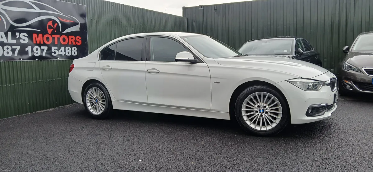 BMW 3-Series 2016 Luxury  Edition  Automatic - Image 3