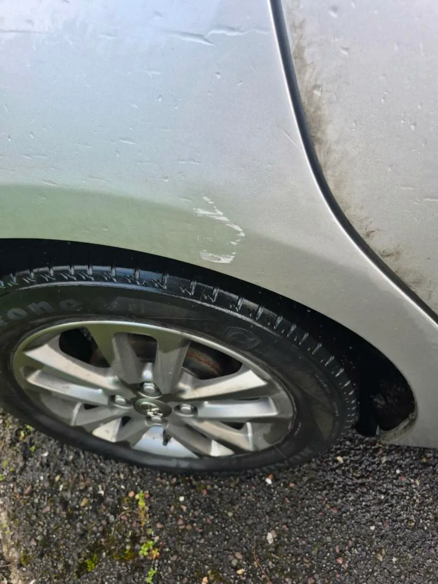 2016 Toyota Yaris 1lt - Image 3