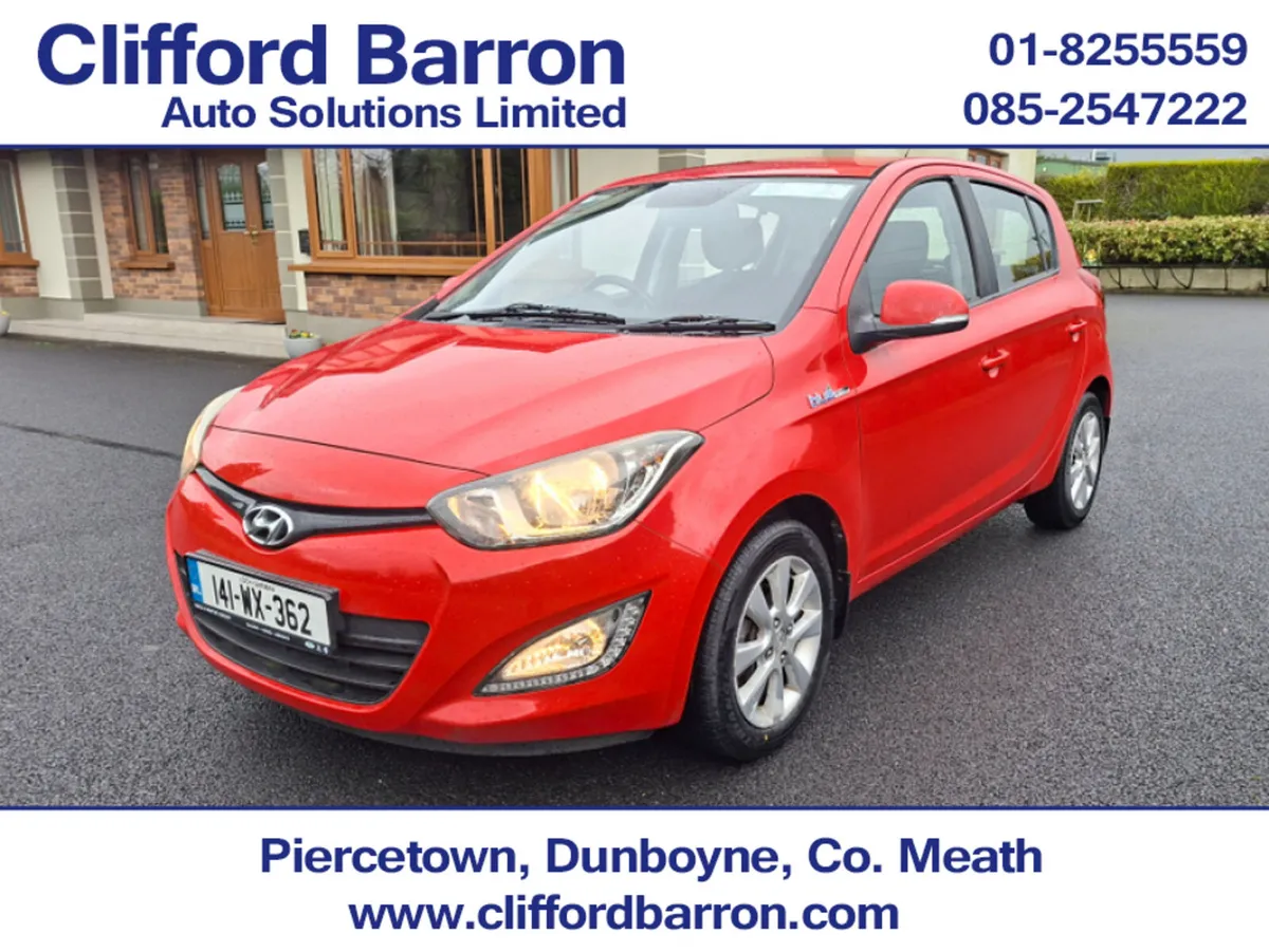 Hyundai i20 1.2 PREMIUM 4DR - Image 2
