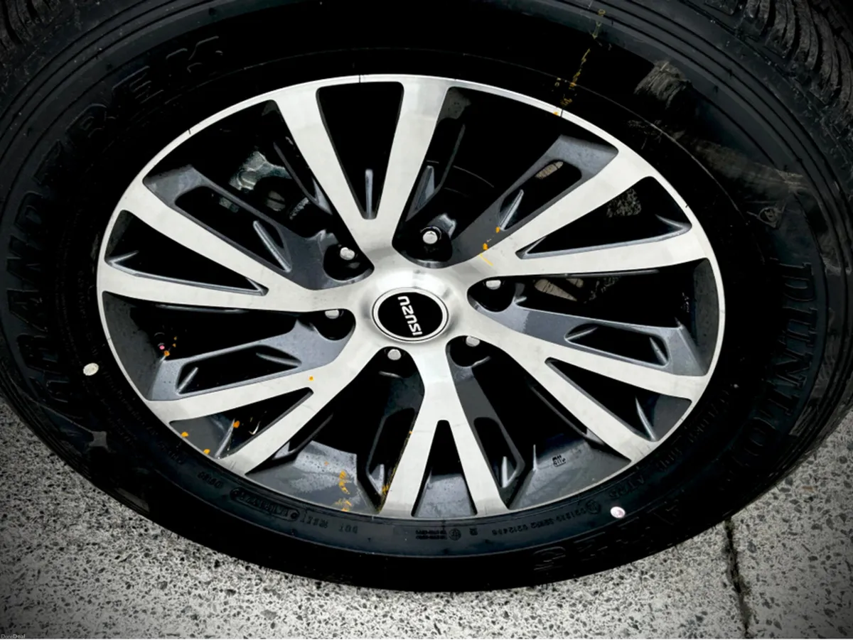 Isuzu D-Max LS AUTO 5 SEATER €333 ROAD TAX - Image 3