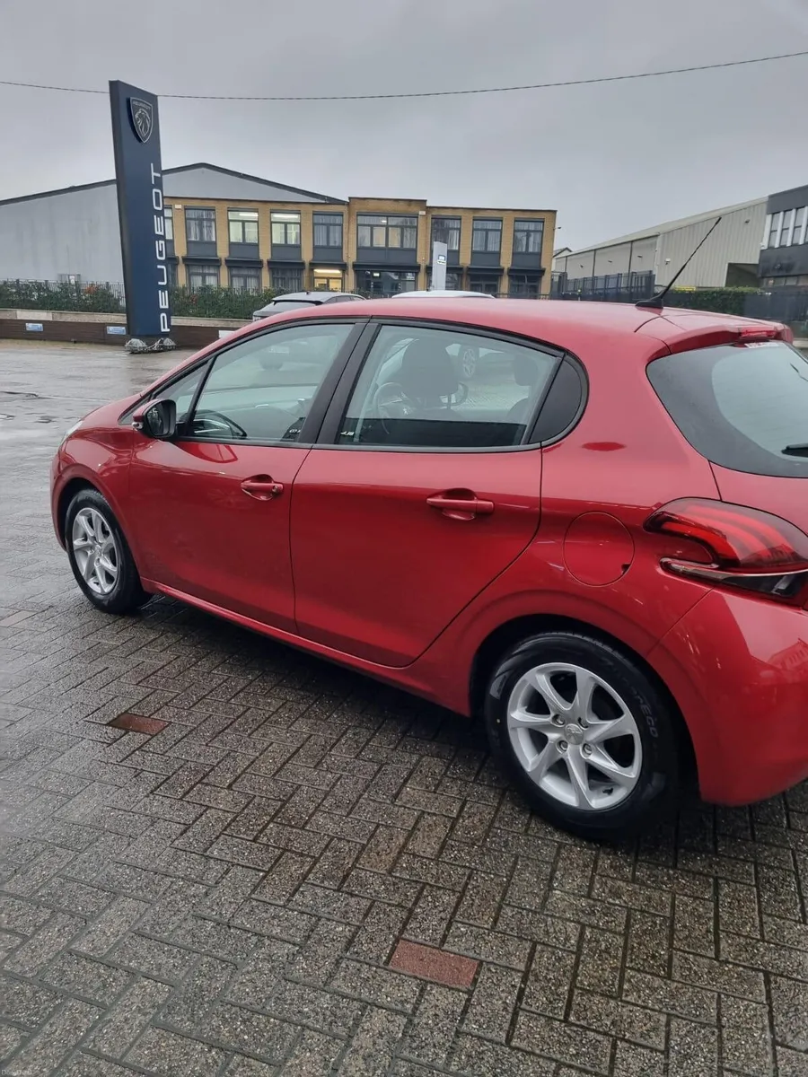 Peugeot 208 2018 - Image 3