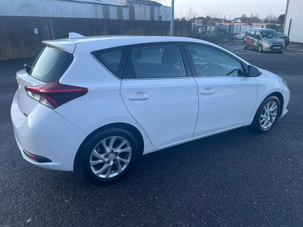 161 Toyota Auris 1.2T Icon - Image 3