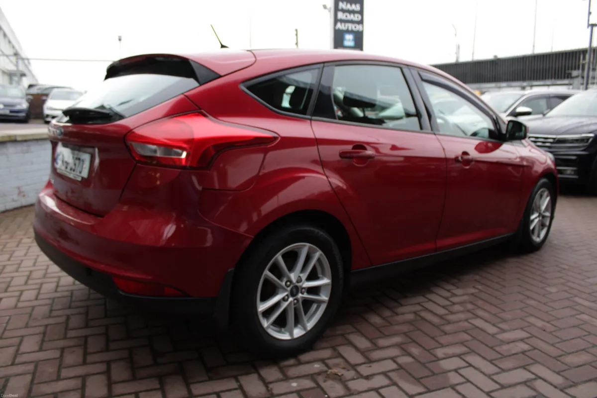 Ford Focus 2016 RED - Image 4