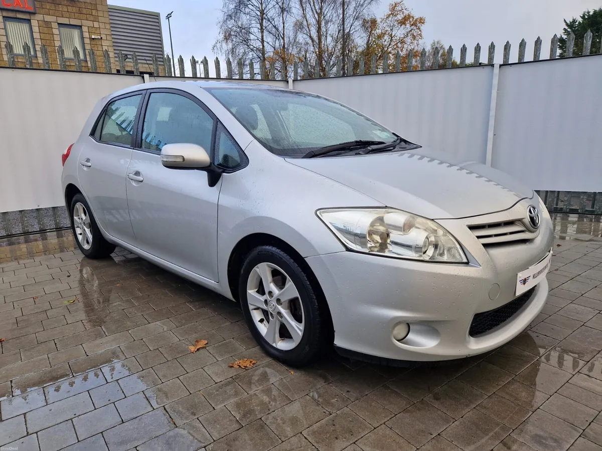 Toyota Auris 2010 **READ ADD ** - Image 1