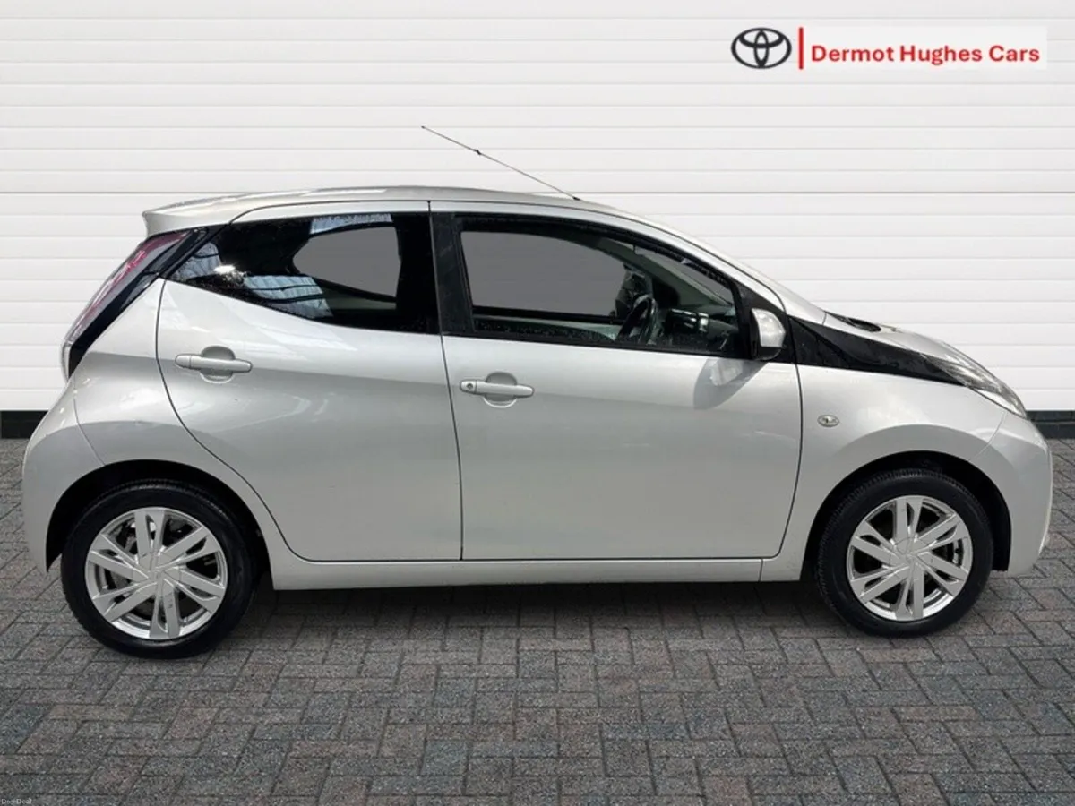 Toyota Aygo 1.0 5DR X-PLAY - Image 3