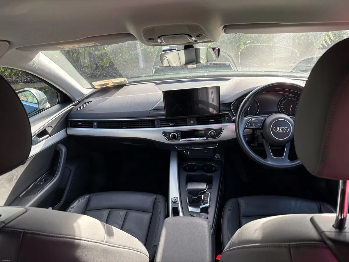 Audi A4 2021 - Image 2