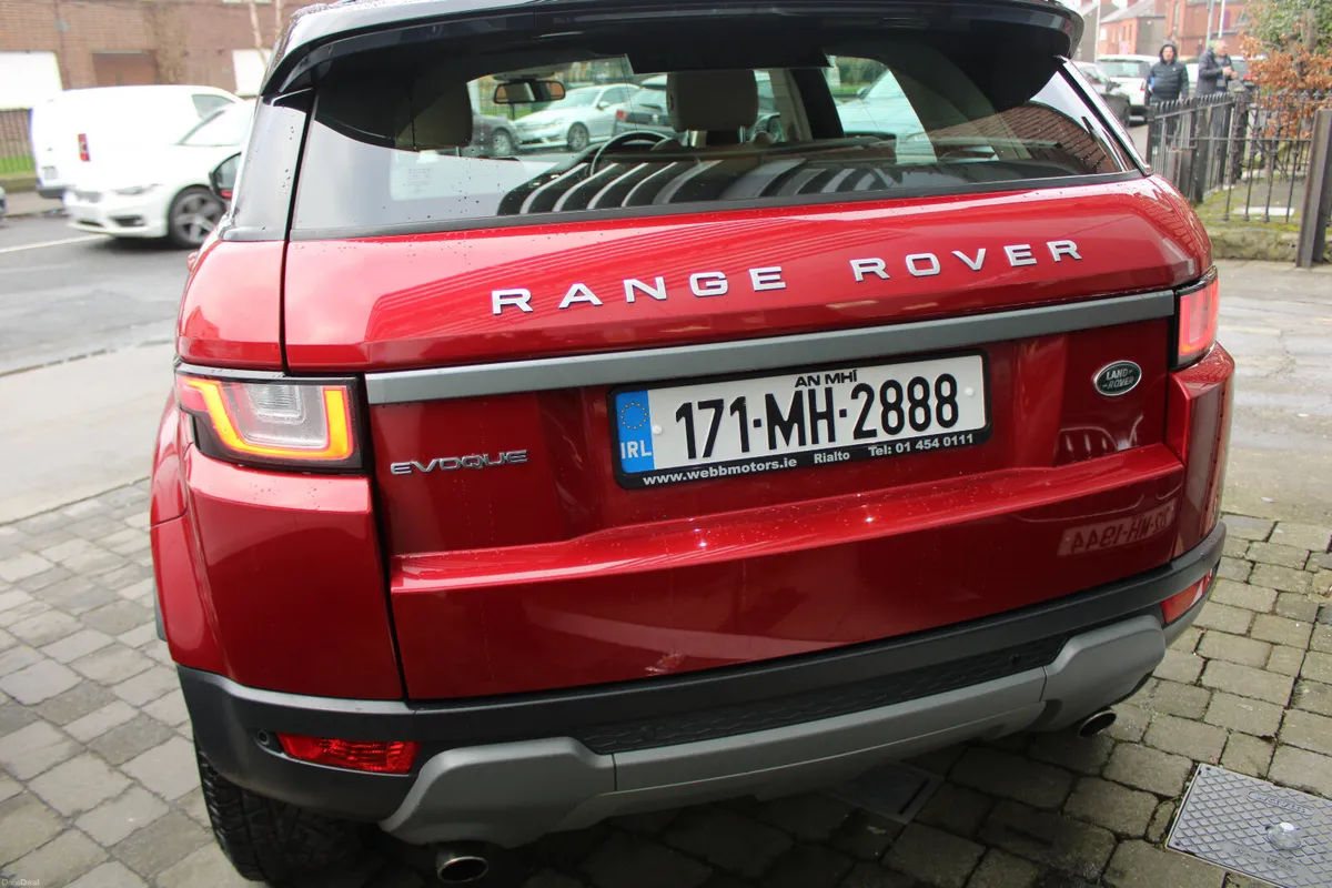 Land Rover Range Rover Evoque AUTO 4WD 2017 - Image 4