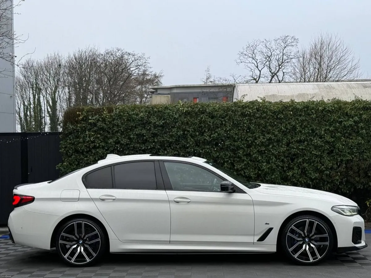 BMW 5-Series 530e LCI M-SPORT COMPETITION 2.0 ** H - Image 4