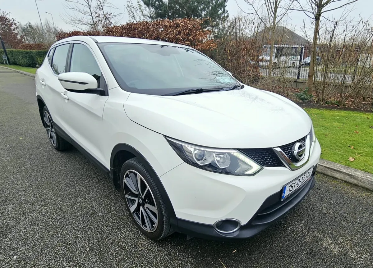 Nissan Qashqai 2015 in excellent condition - Image 2