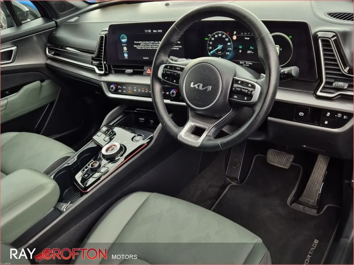 Kia Sportage Anniversary Edition Plug-in Hybrid - Image 3