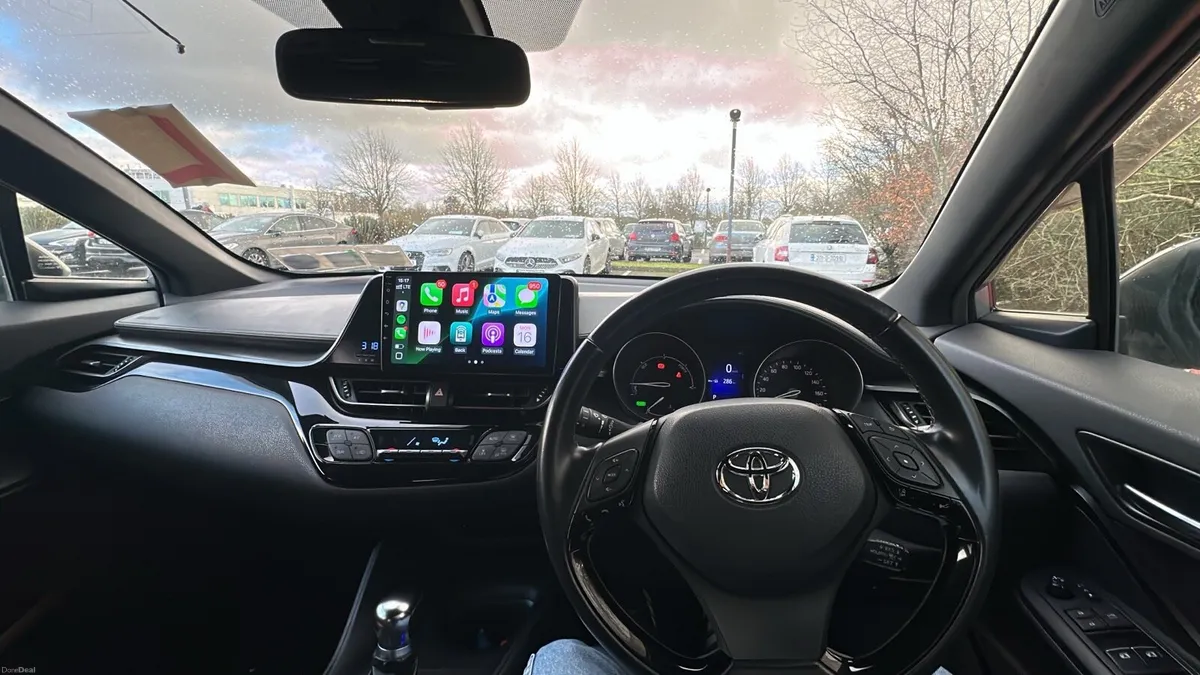 Toyota C-HR - Image 2