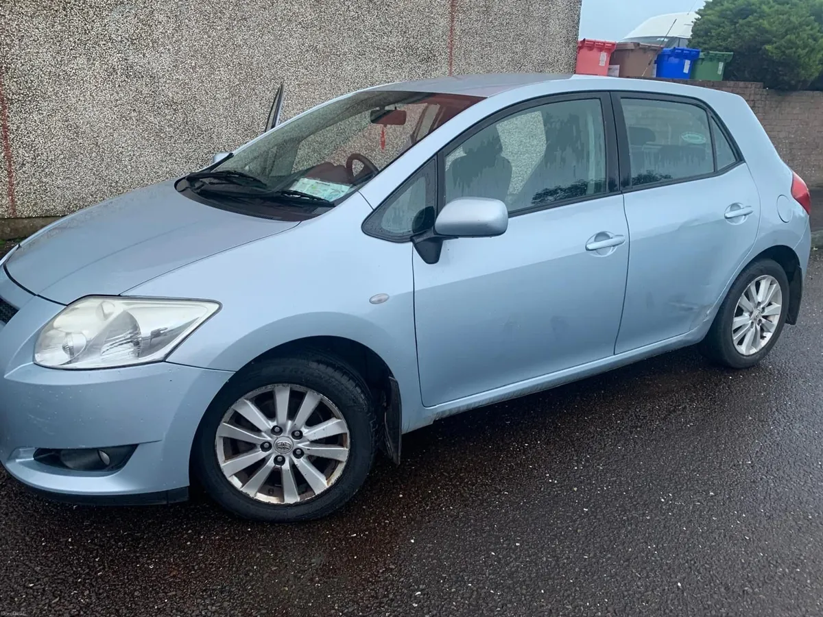 Toyota Auris 2009 - Image 1