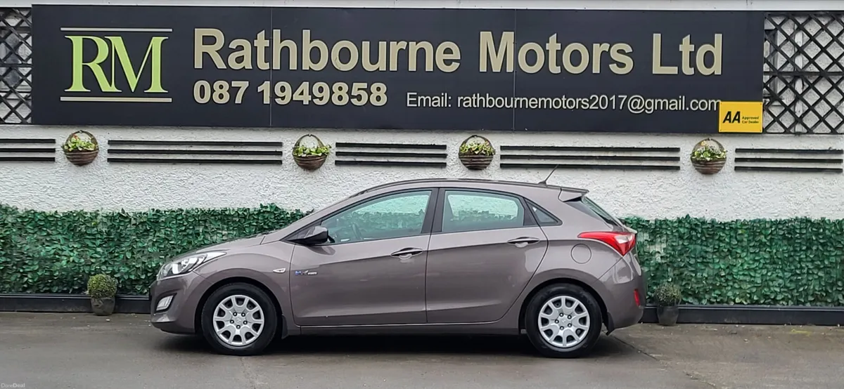 Hyundai i30 2015 Classic petrol (low Mileage) - Image 2