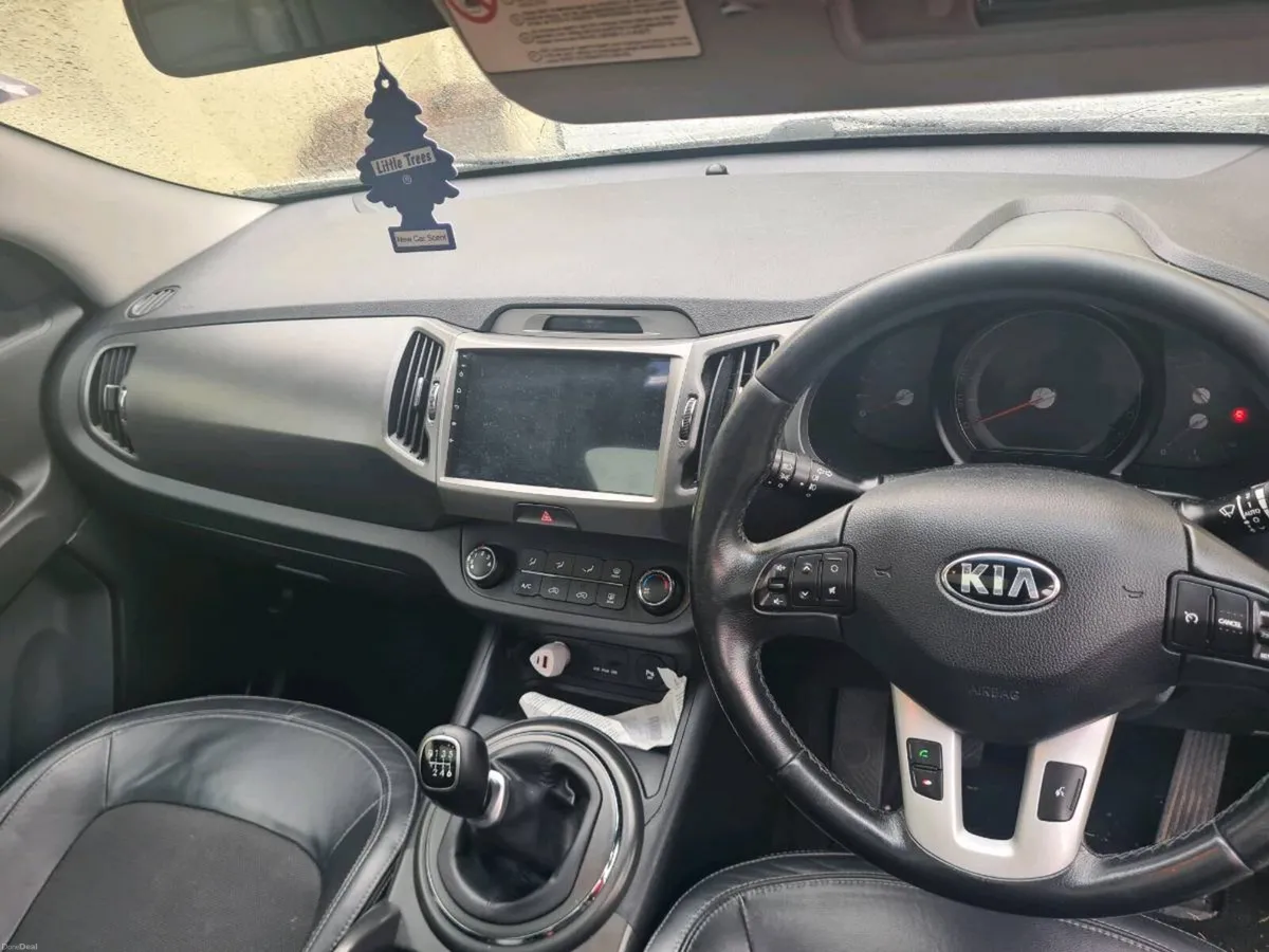 Selling a Kia sportage - Image 2