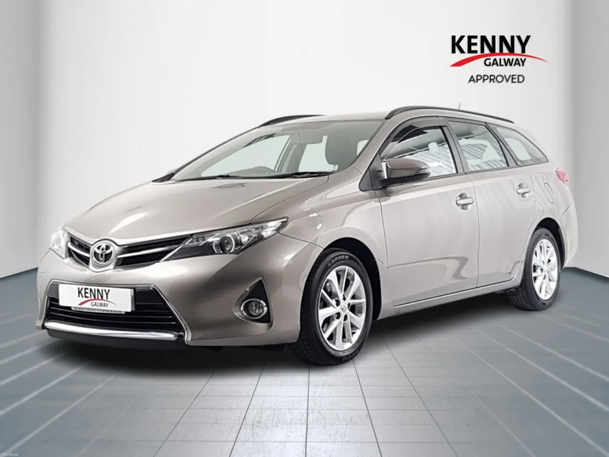 Toyota Auris *Deposit taken*1.4 D-4D AURA TS 4DR - Image 3