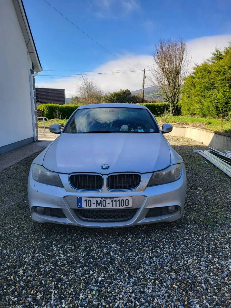 Bmw e90 2010 - Image 2