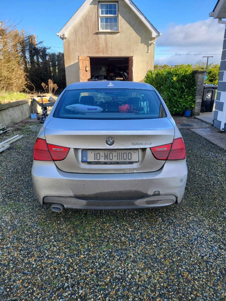 Bmw e90 2010 - Image 4