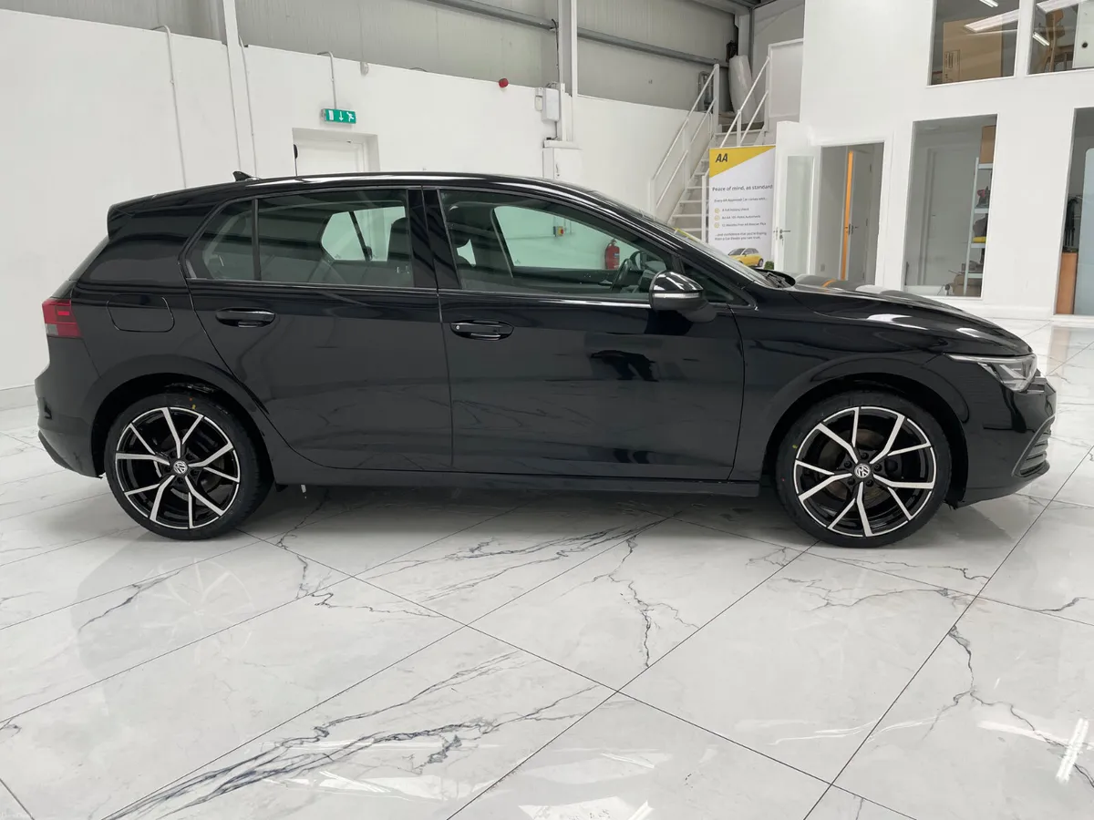 Volkswagen Golf 2021 - Image 2