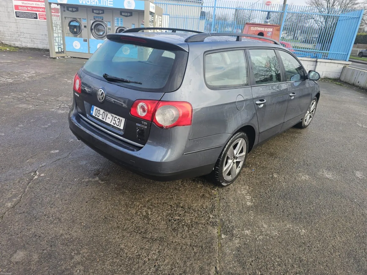 2009 Volkswagen Passat - Image 4