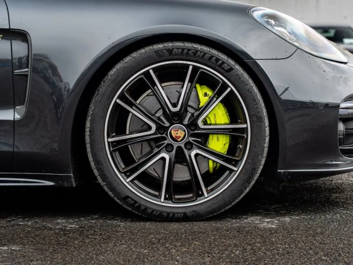 Porsche Panamera 4 Sport Turismo with Superior Spe - Image 4