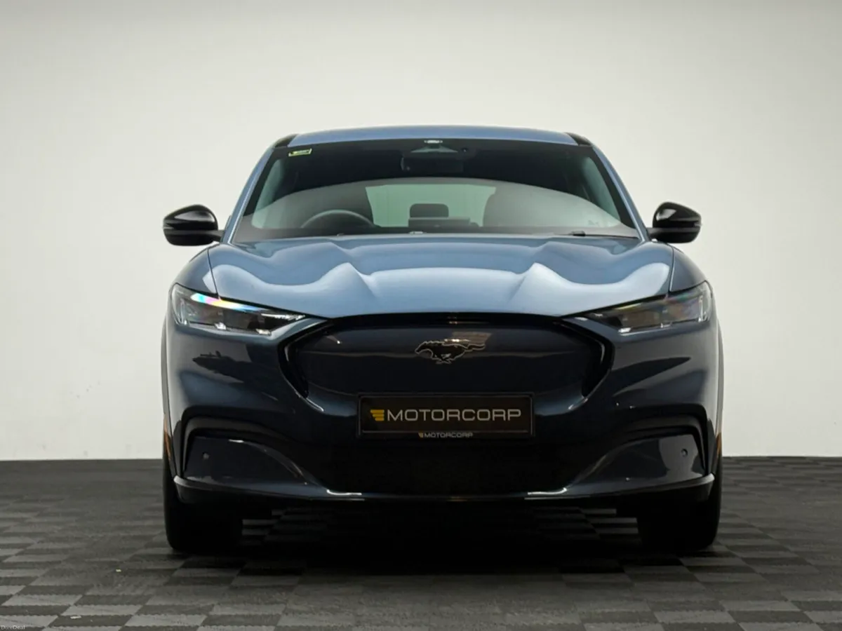 Ford Mustang MACHE-E AWD - Image 2