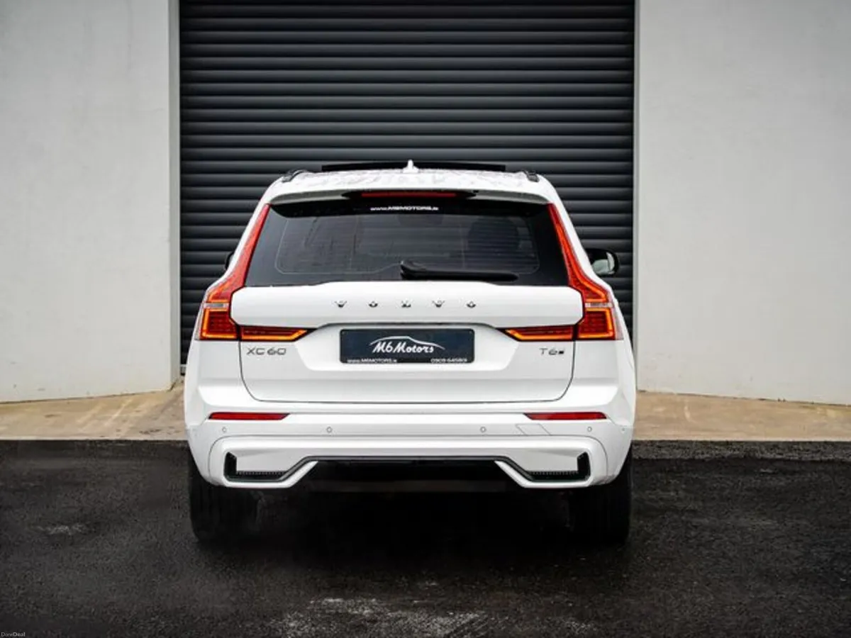 Volvo XC60 T6 Phev Plus Dark AWD - Image 3
