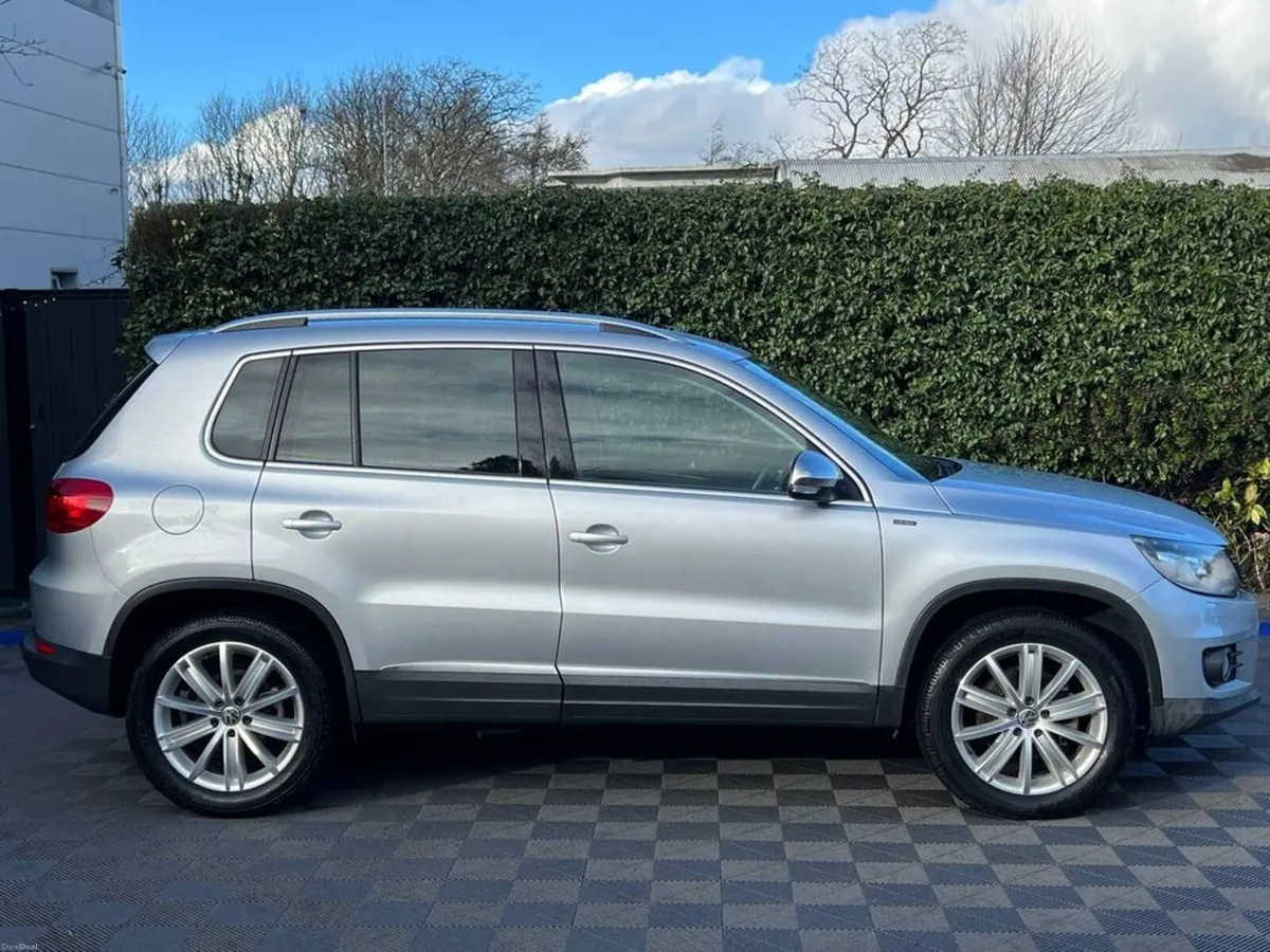 Volkswagen Tiguan LOUNGE EDITION 1.2 TSI // FULL S - Image 2