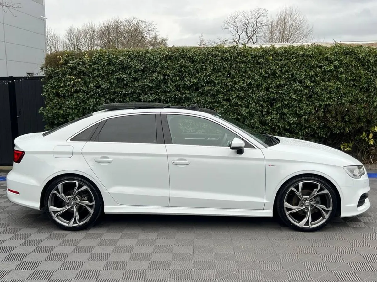 Audi A3 S-LINE 1.4 TFSI ** HUGE SPEC ** // OPENING - Image 4