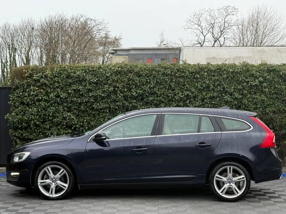 Volvo V60 D4 CLASSIC 2.0 D // SERVICE HISTORY // O - Image 4