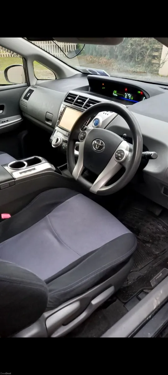 2013 Toyota Prius Alpha "7 Seater" Auto Hybrid - Image 3