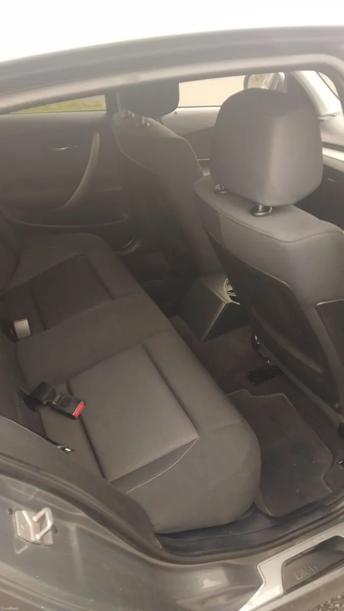 BMW 1-Series 2011 - Image 2