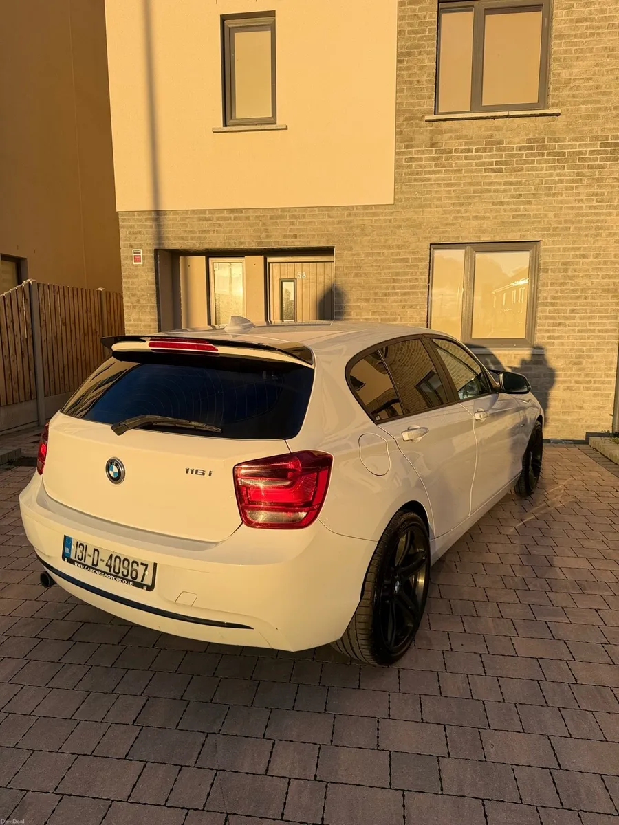 BMW 116i Automatic - Image 4