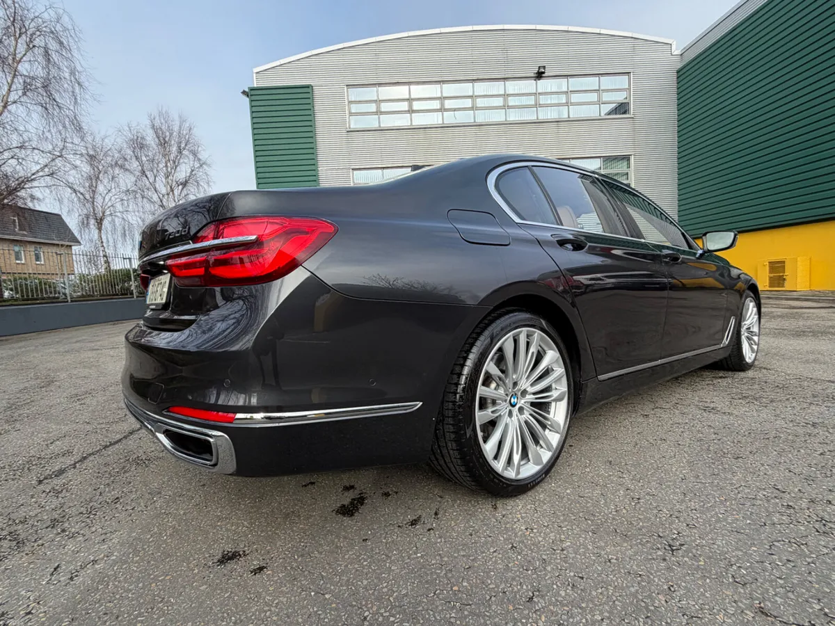BMW 730D XDRIVE Luxury Edition Huge Spec Low KMS - Image 4
