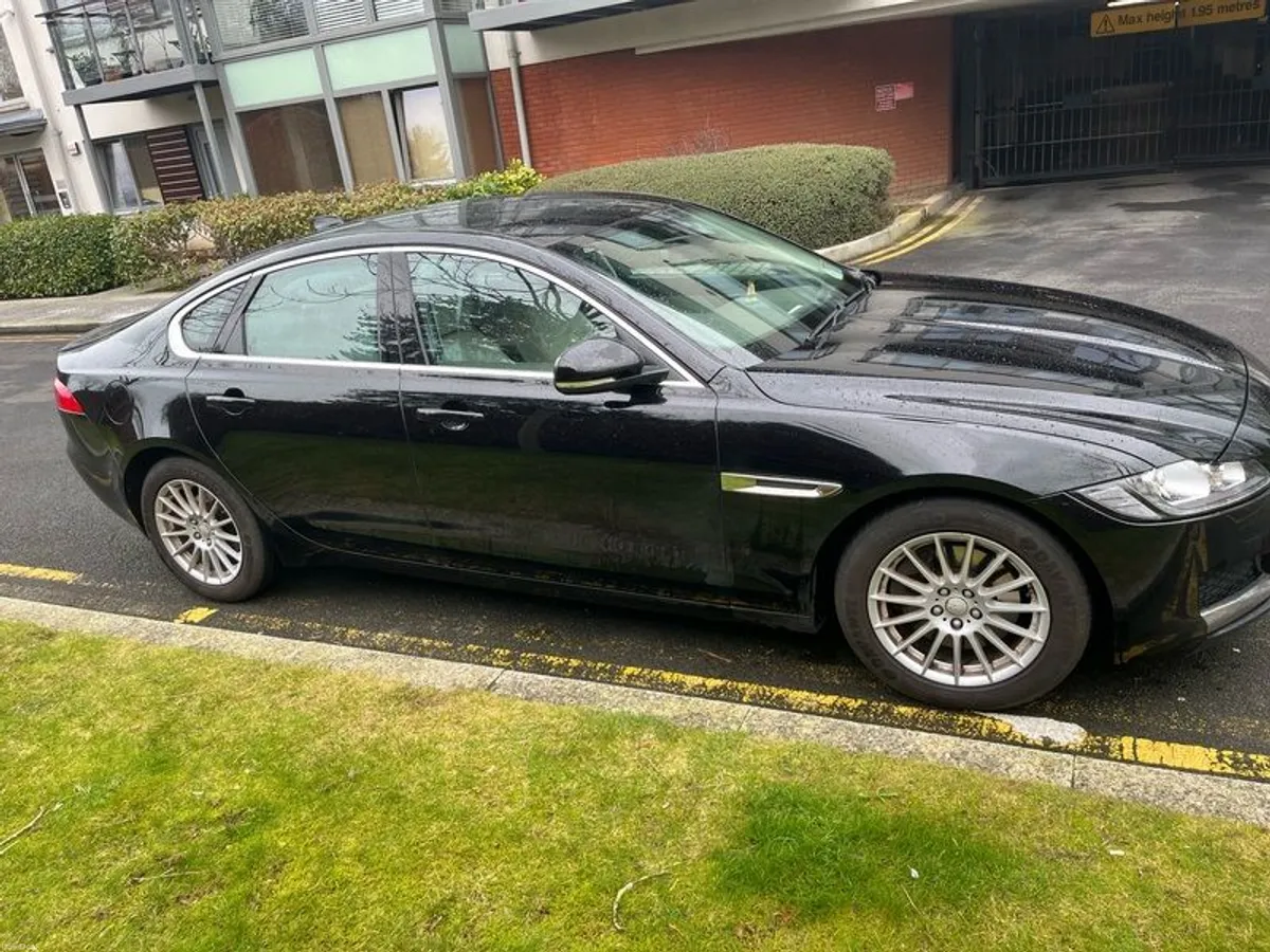 2016 Jaguar Xf Prestige - Image 3