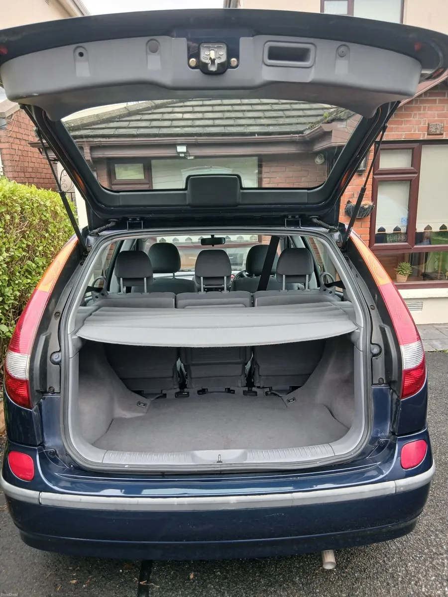 Nissan Almera Tino 2004 - Image 3