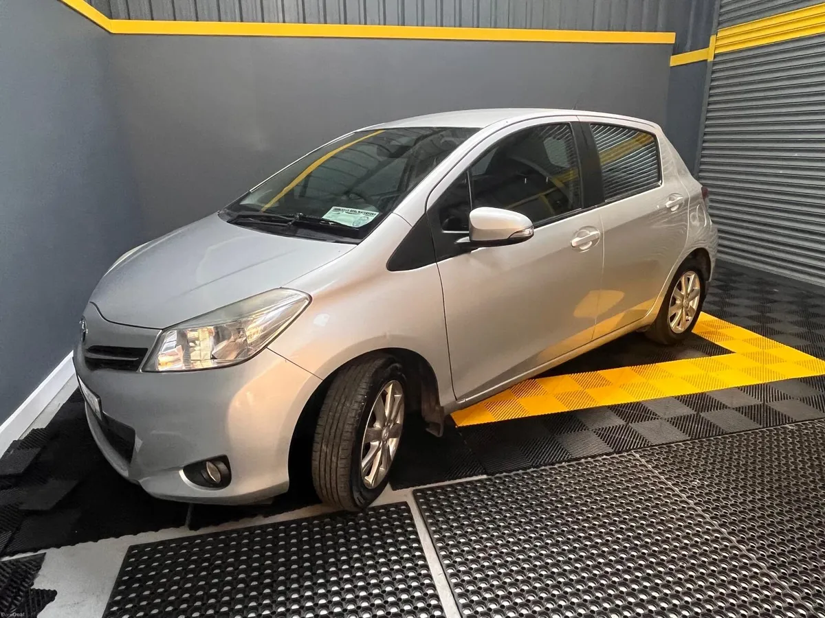 Toyota Yaris 1.0 L Manual Excellent Condition - Image 2