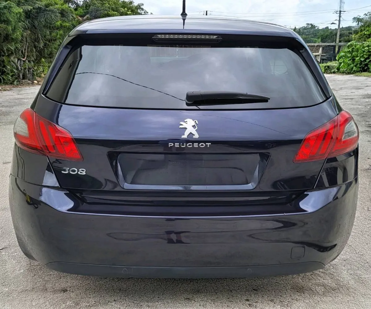 Peugeot 308 1.5 Blue HDi Allure 130 BHP - Image 3