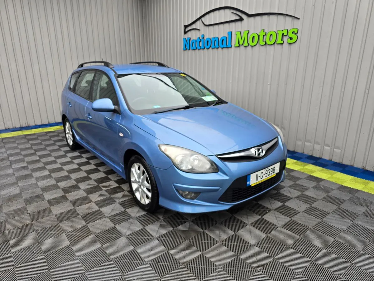 2011 Hyundai i30 1.6 CRDi 90hp Deluxe Cross Wagon - Image 1