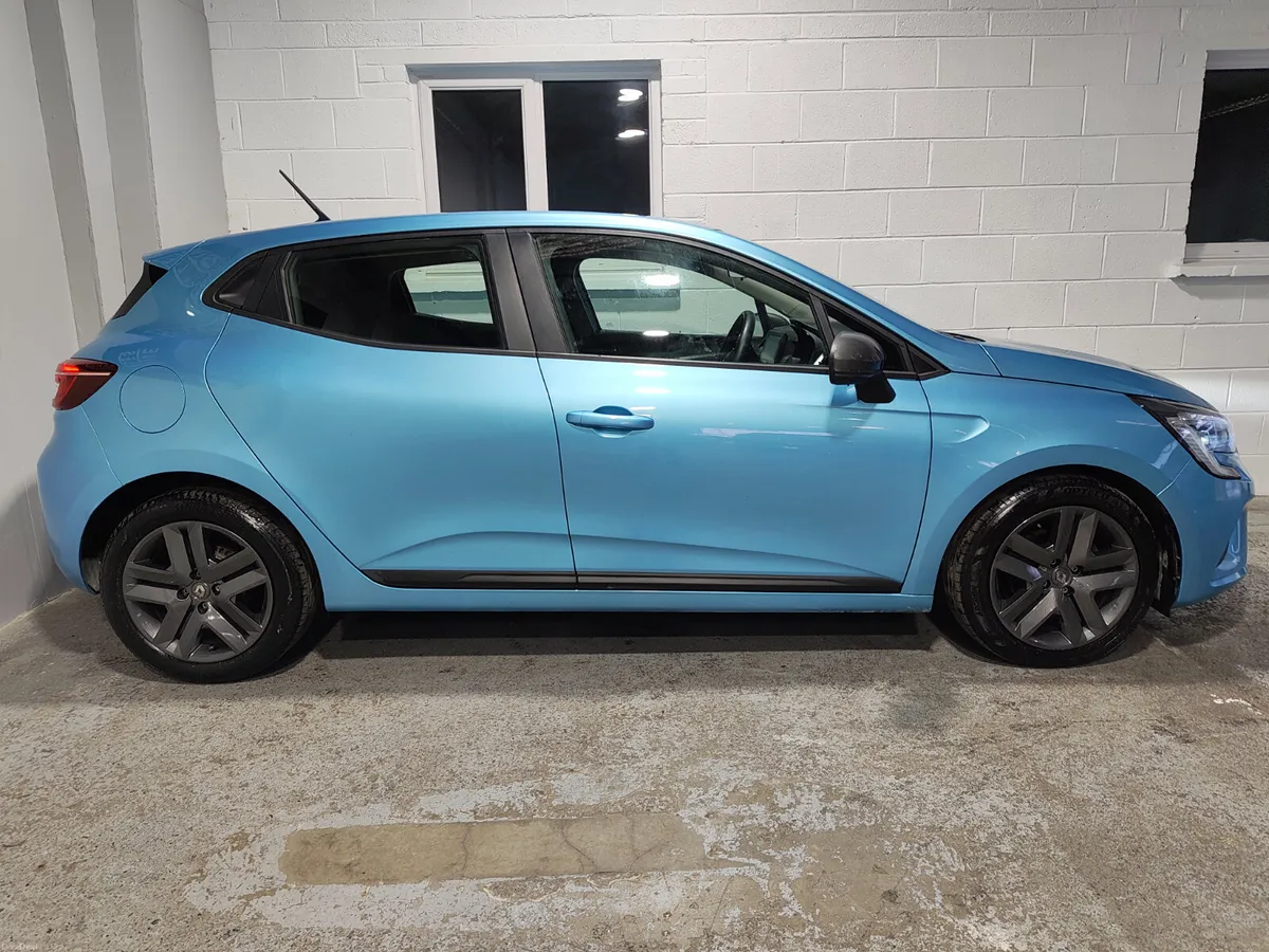 Renault Clio 2022 1.0 DYNAMIQUE 6 SPEED MODEL - Image 3