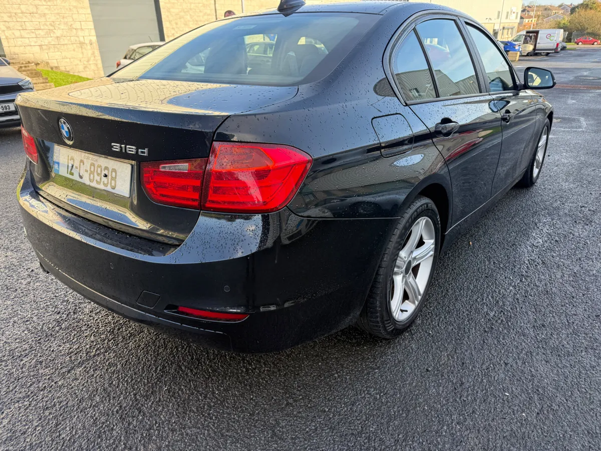 BMW 3-Series 2012 - Image 4