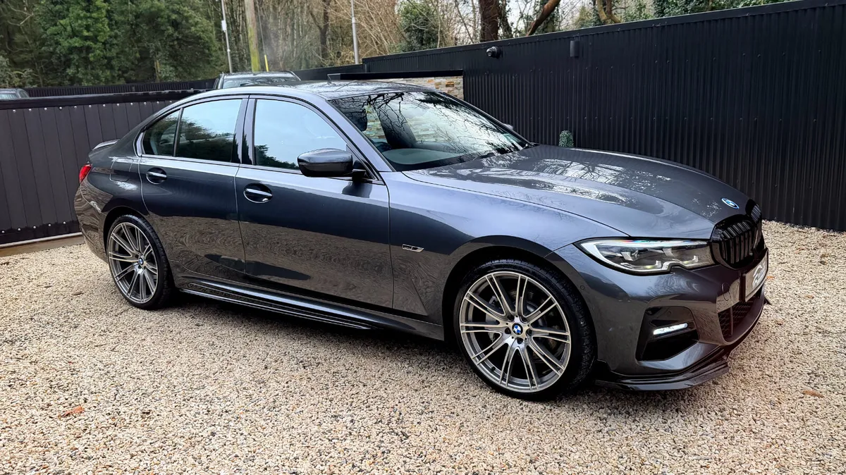 2021 (212)  BMW 330e M-SPORT X-DRIVE (4WD) 290BHP - Image 4