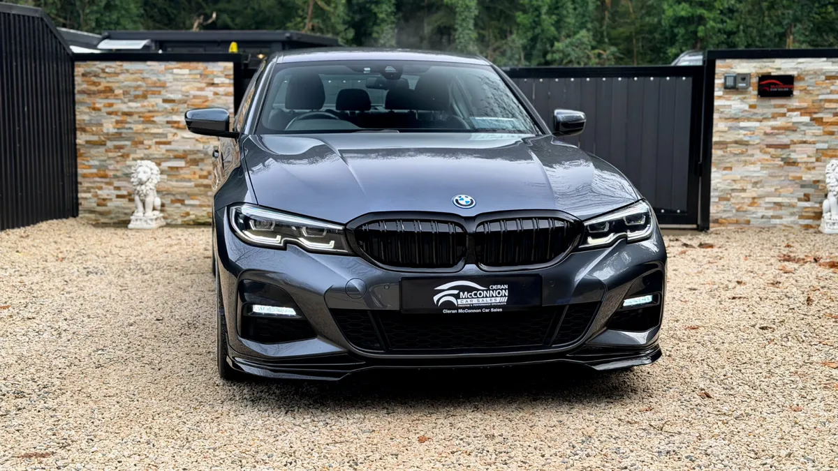2021 (212)  BMW 330e M-SPORT X-DRIVE (4WD) 290BHP - Image 3