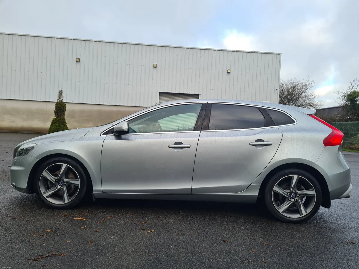 Volvo V40 R Design 2014 - Image 4