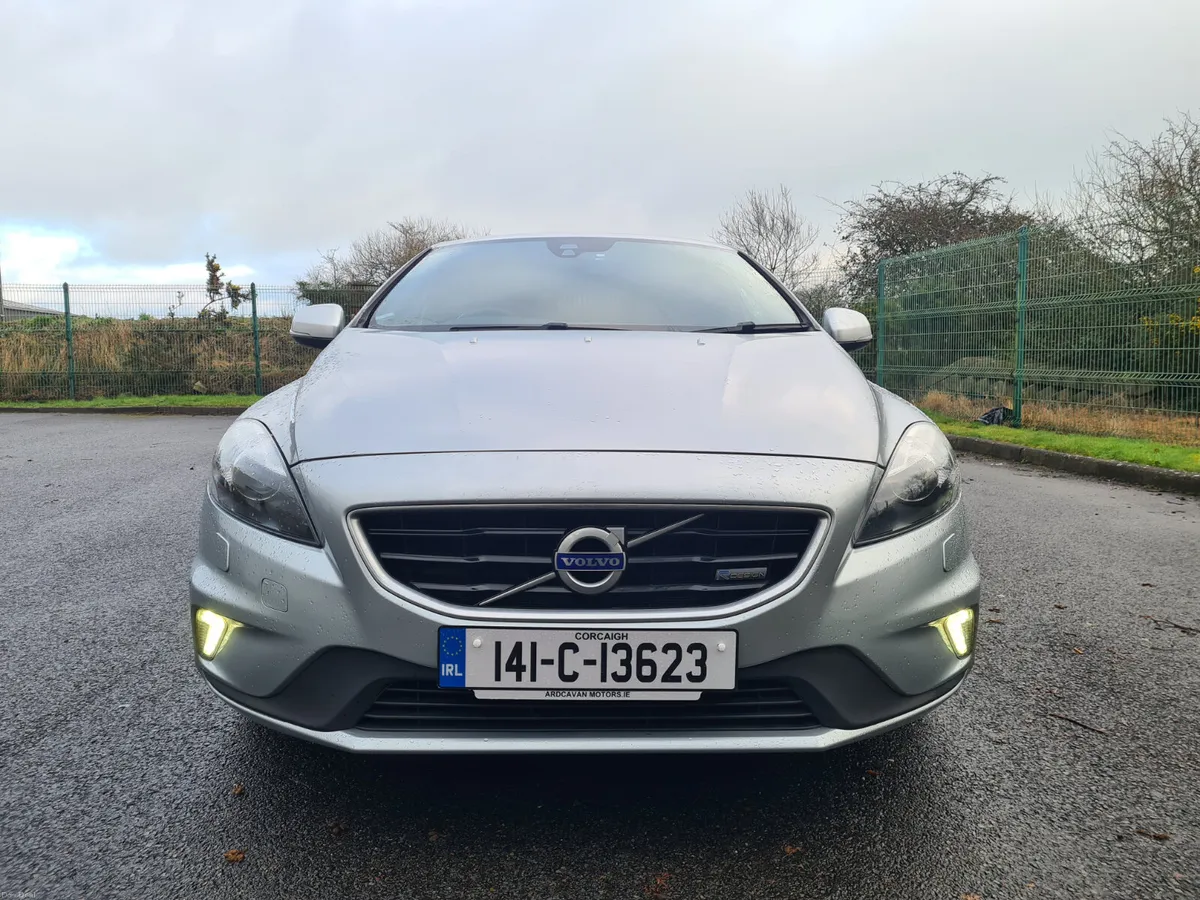 Volvo V40 R Design 2014 - Image 2