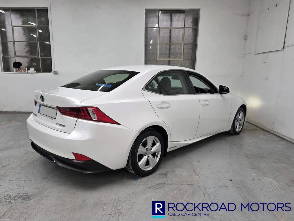 Lexus IS300h Eco,  2016 - Image 4