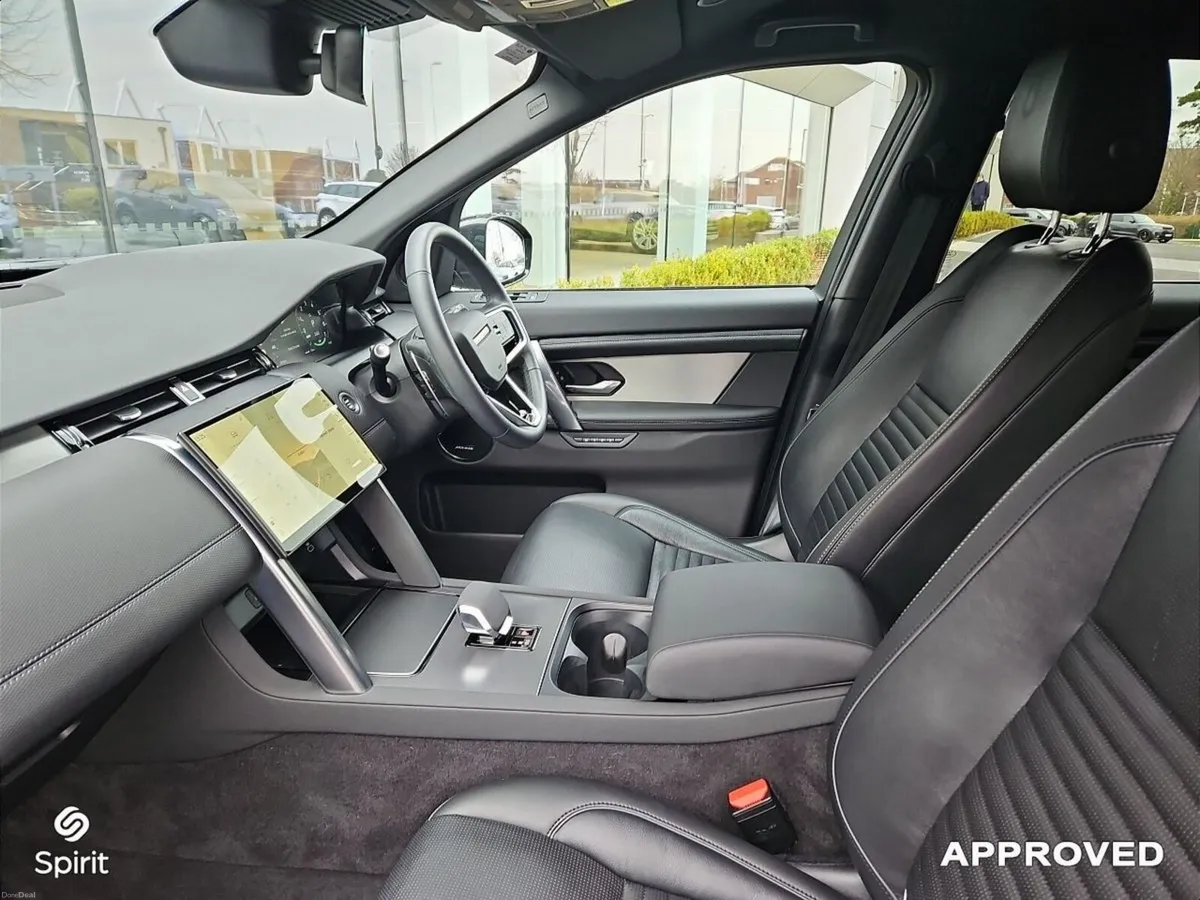 Land Rover Discovery Sport 1.5 PHEV R-Dynamic SE - Image 4